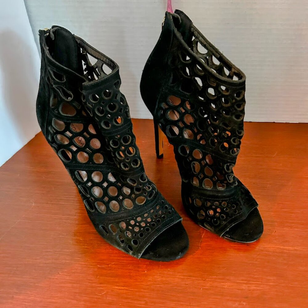BCBG Max Azria Black Goat Suede Perforated Heels 38.5 | 4.25” Stiletto Zip Back